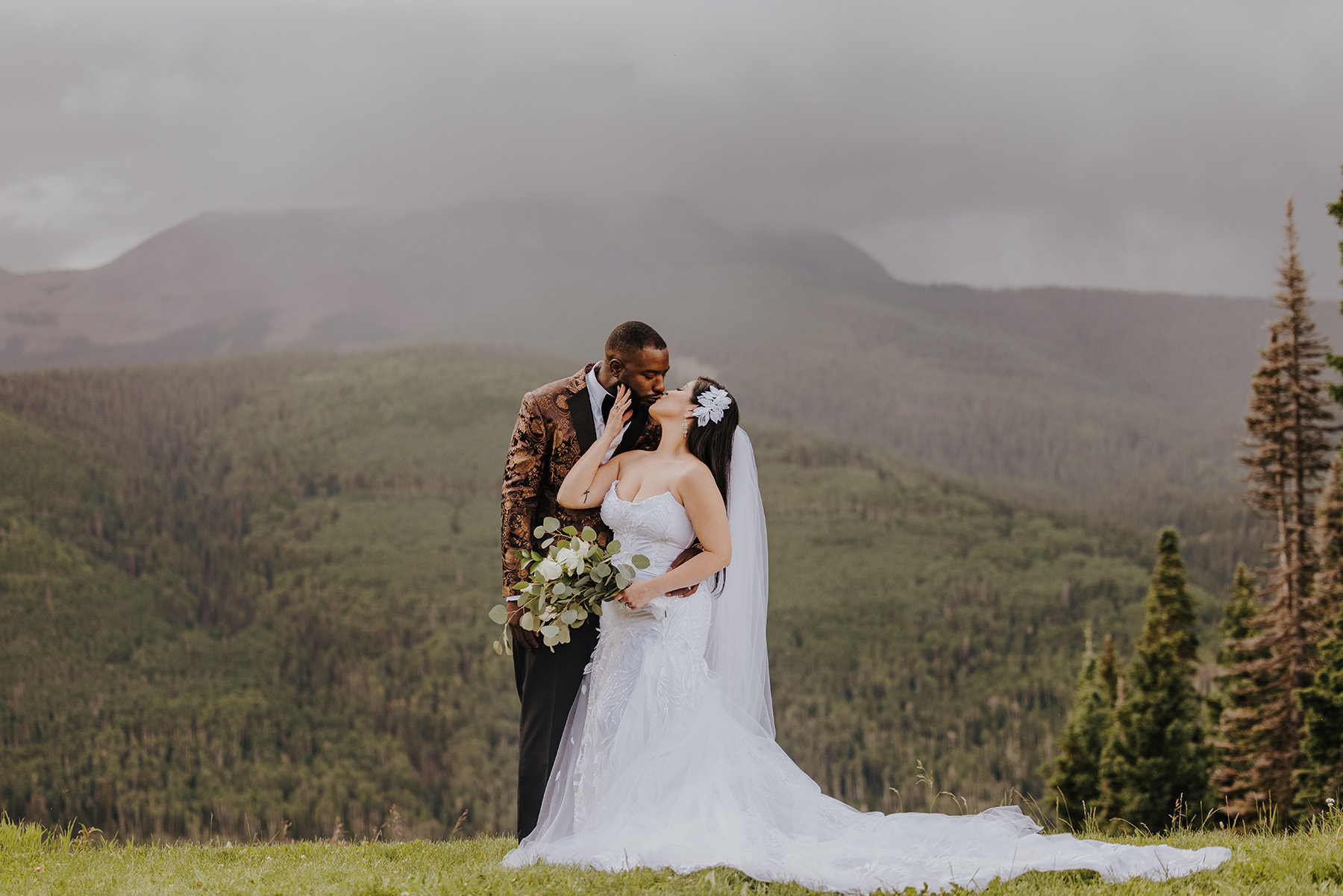 Colorado Wedding Photographer and Videographer, Kelsey Kaplan picture image